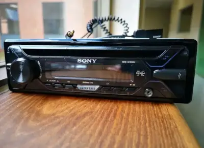Radio auto Sony CDX-G1200U con Extra Bass - miniatura 1