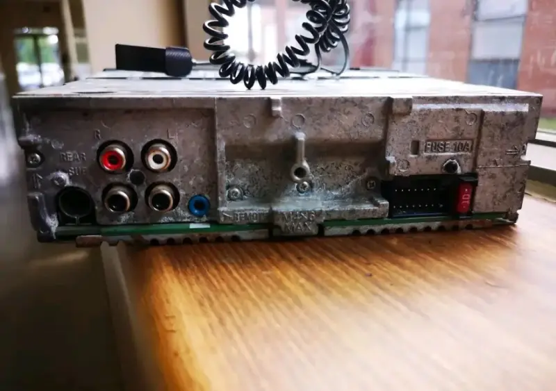 Radio auto Sony CDX-G1200U con Extra Bass - 4