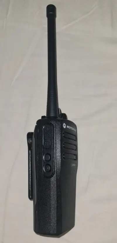 Radio portátil Motorola DEP450 VHF con cargador - miniatura 5