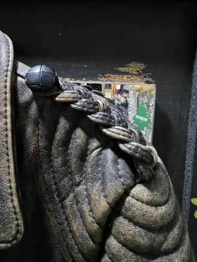 Chaqueta de cuero estilo biker vintage - miniatura 4