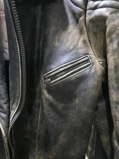 Chaqueta de cuero estilo biker vintage - miniatura 5