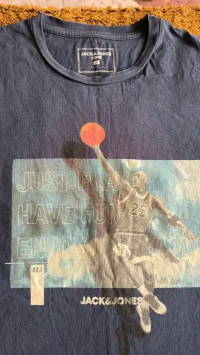 Polera Jack & Jones azul con diseño de baloncesto - miniatura 2