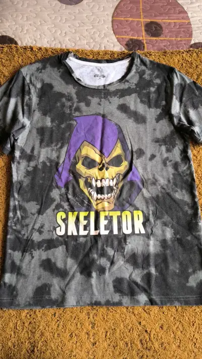 Polera Skeletor Revelations gris con diseño tie-dye - miniatura 1
