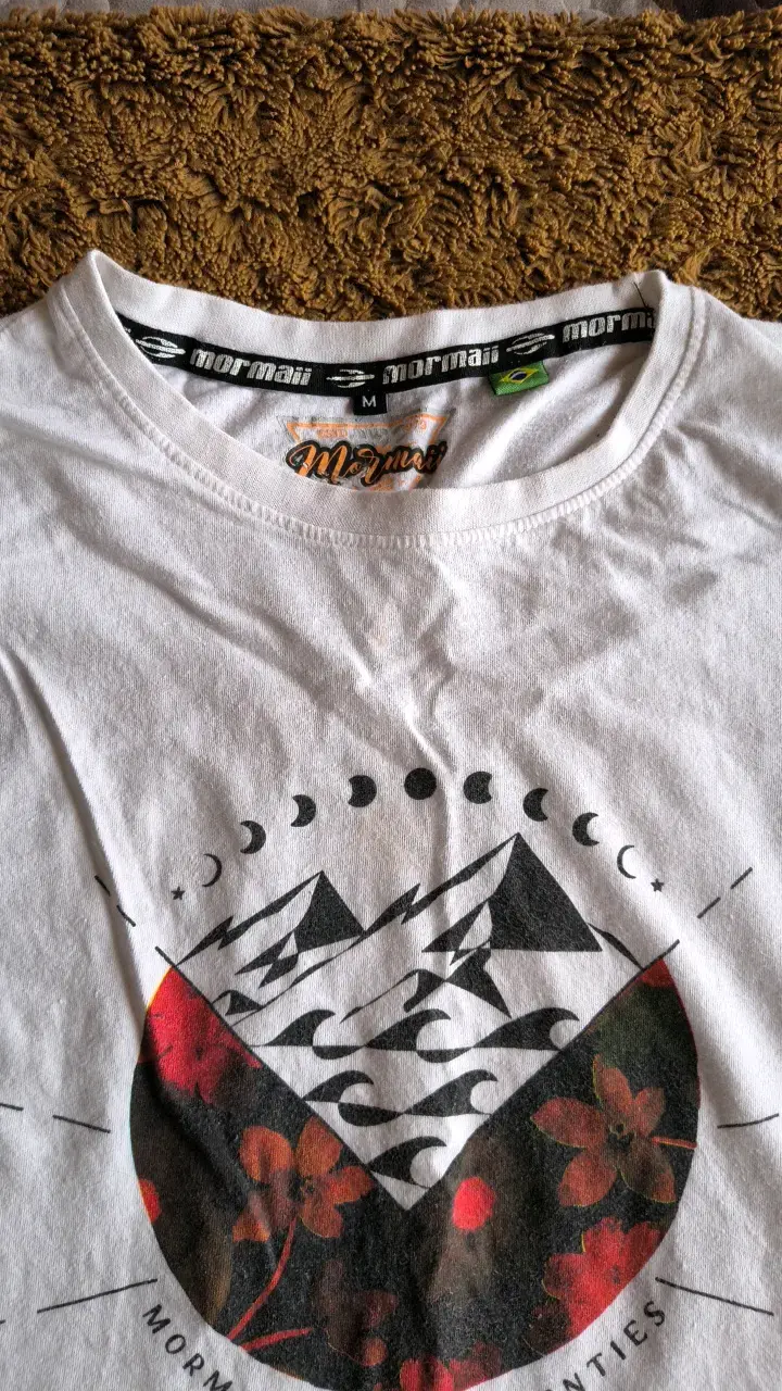 Polera blanca con diseño Mormaii - 2