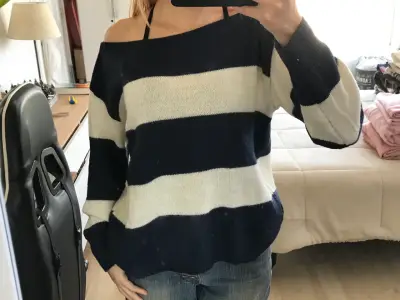 Suéter de rayas azul y blanco para mujer - miniatura 1