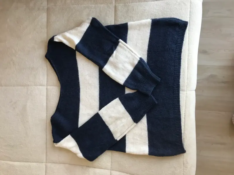 Suéter de rayas azul y blanco para mujer - 2