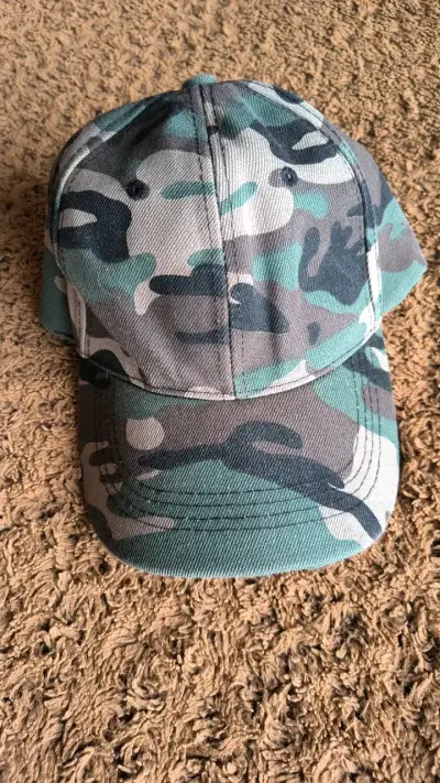 Gorra camuflada estilo militar ajustable - miniatura 1