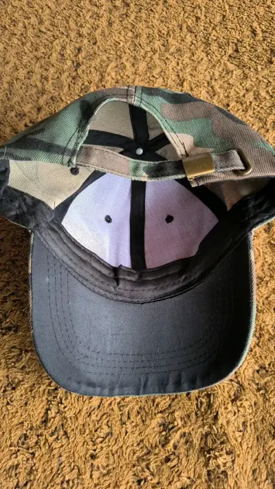 Gorra camuflada estilo militar ajustable - miniatura 2