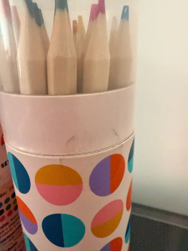 NUEVOS 02 Set de 24 lápices de colores Papelera - 3