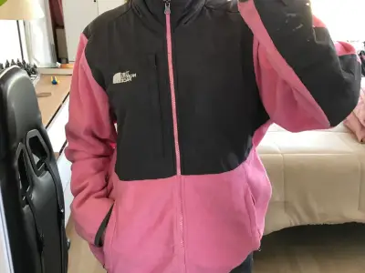 Chaqueta polar The North Face rosa y negra - miniatura 1