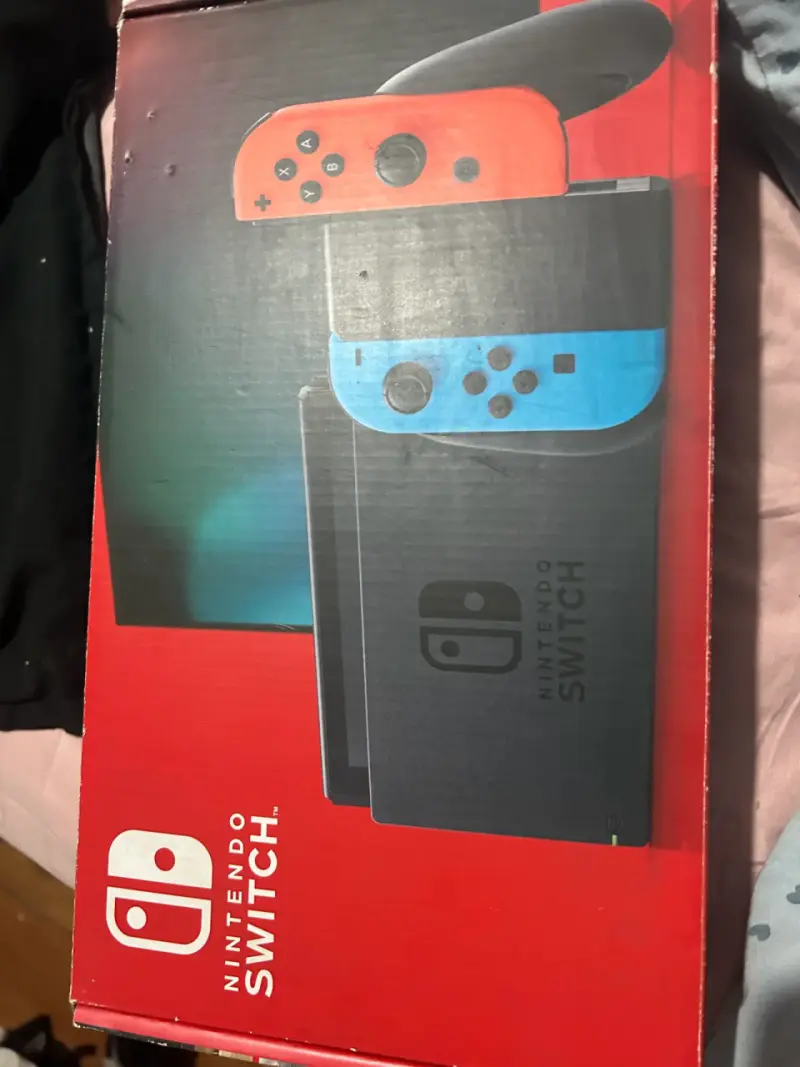 Consola Nintendo Switch con Joy-Con Rojo y Azul - 1