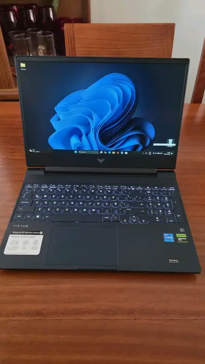 Laptop Gaming HP Victus - miniatura 1