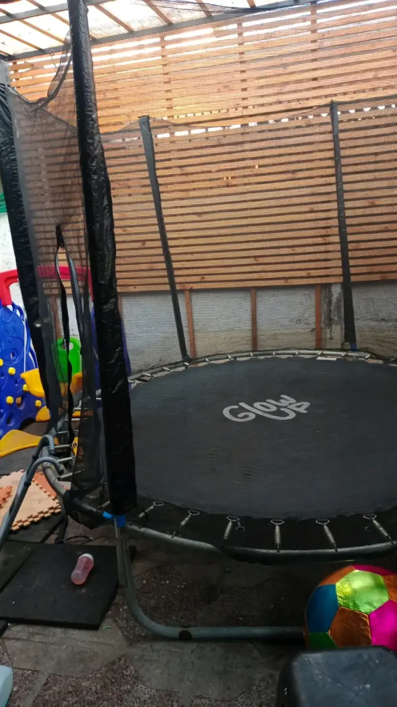 Cama elástica Glow Up con red de seguridad - 3