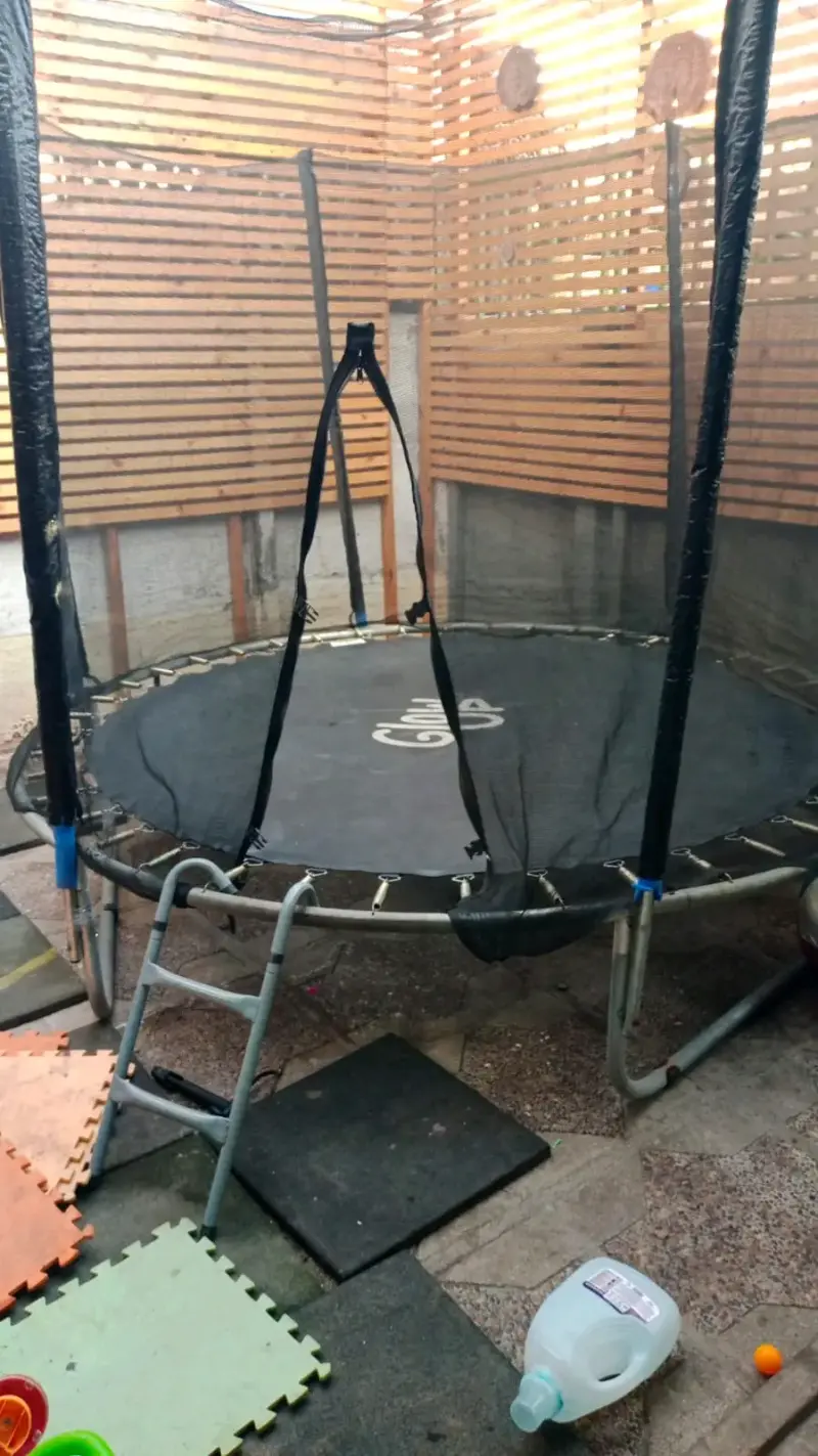 Cama elástica Glow Up con red de seguridad - 4