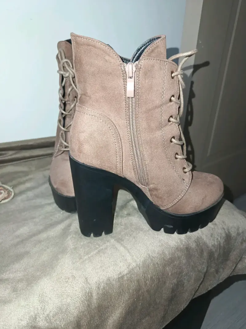 Botines de tacón alto color beige con cordones - 3