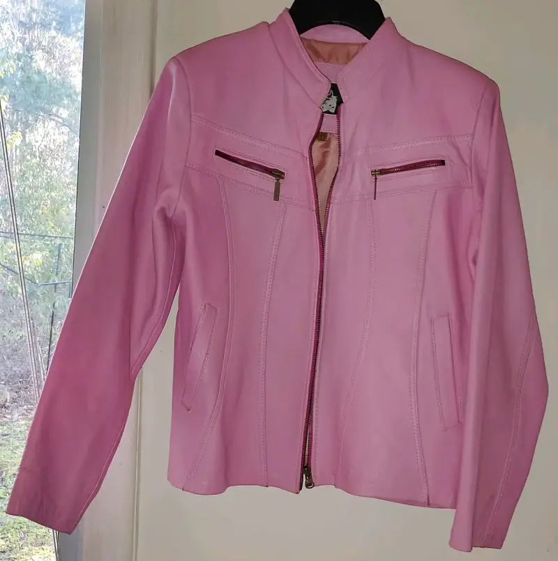 Chaqueta de cuero natural rosada para mujer