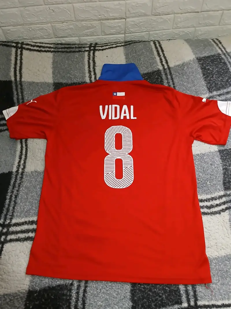 Camiseta Roja de Fútbol Chile Puma Vidal 8 - 2