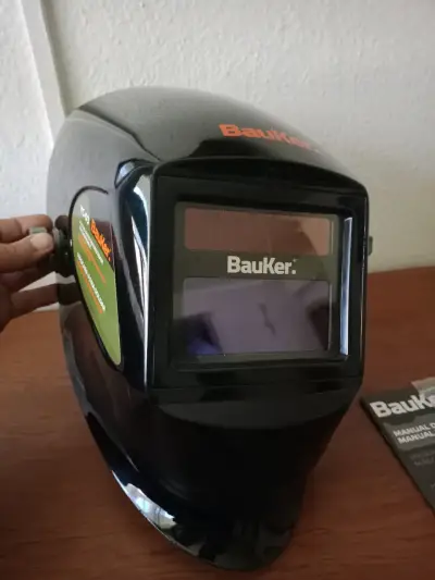 Máscara de soldar automática Bauker YC-03 - miniatura 3