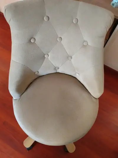 Escritorio de madera con silla giratoria beige - miniatura 5