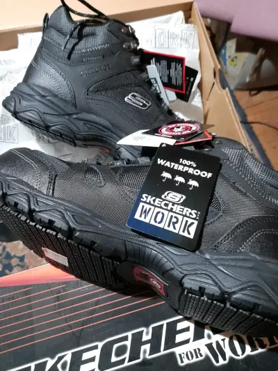 Botas de trabajo impermeables Skechers negras - miniatura 1