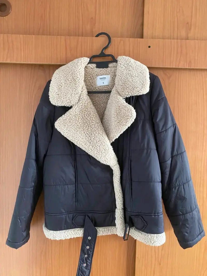 Chaqueta Acolchada Negra con Forro de Borrego Sybilla - 1