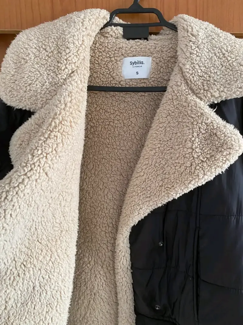 Chaqueta Acolchada Negra con Forro de Borrego Sybilla - 3