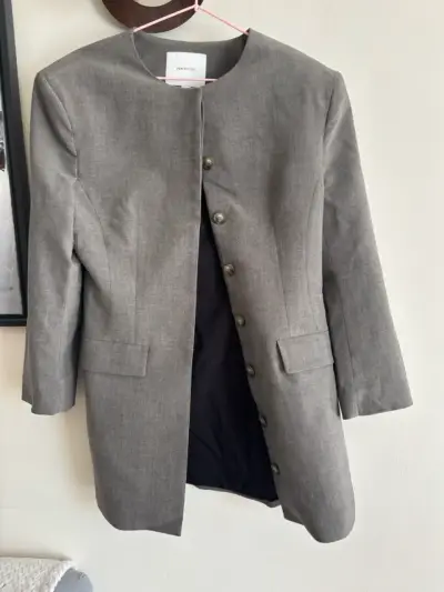 Blazer gris elegante para mujer - miniatura 2
