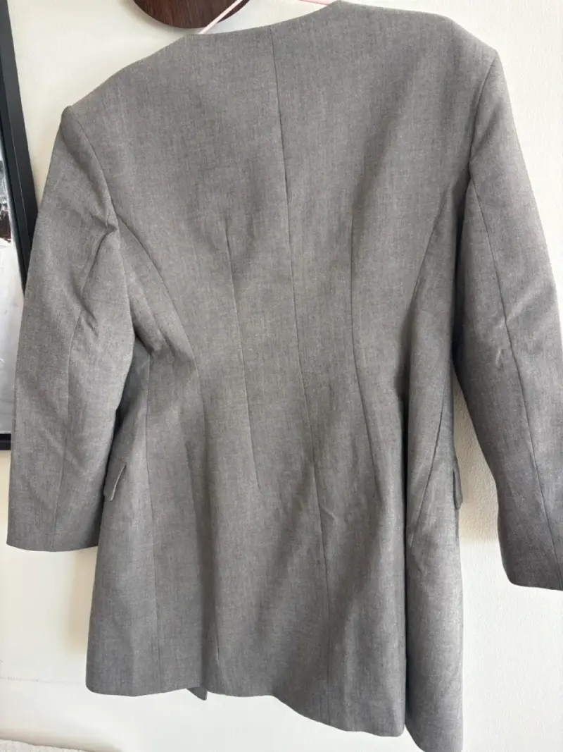 Blazer gris elegante para mujer - 4