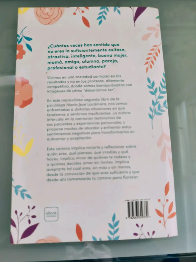 Libro 'Soy Suficiente' de María José Lacámara - 2