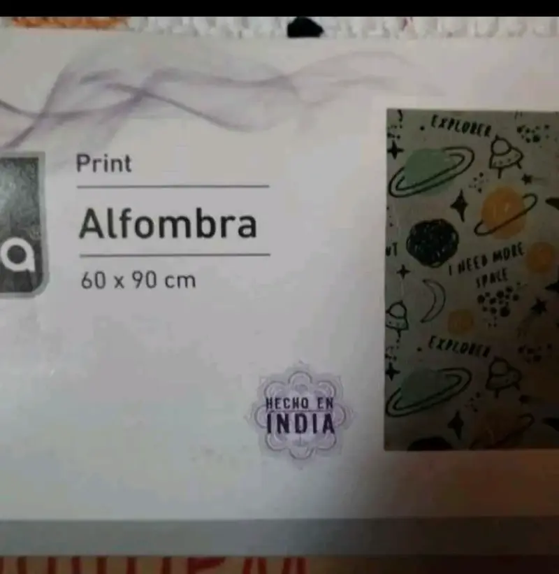 Alfombra infantil con diseño de animales y espacio - 3