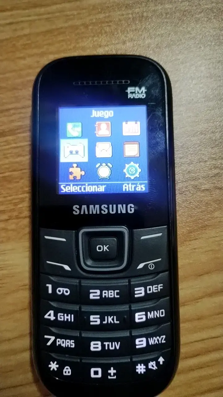 Teléfono Samsung GT-E2120 - 2