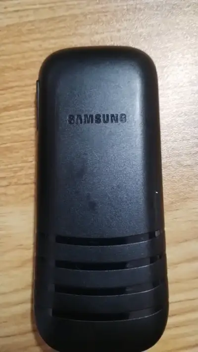Teléfono Samsung GT-E2120 - miniatura 3