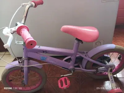 Bicicleta infantil morada con ruedas de apoyo - miniatura 5