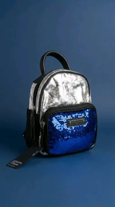 Mochila pequeña plateada con lentejuelas azules - miniatura 1