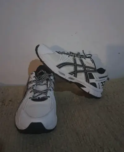 Zapatillas deportivas Asics Gel-Kahana blancas - miniatura 1