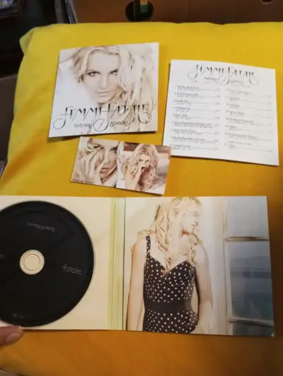 CD Britney Spears – Femme Fatale (Edición Japonesa - miniatura 6