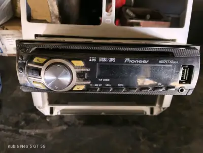 Radio de Auto Pioneer DEH-2350UB con USB - miniatura 1