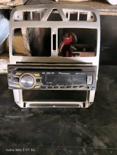 Radio de Auto Pioneer DEH-2350UB con USB - miniatura 3