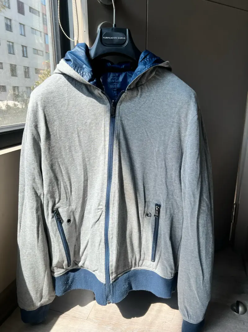 Chaqueta Reversible Azul y Gris Guess con Capucha - 3
