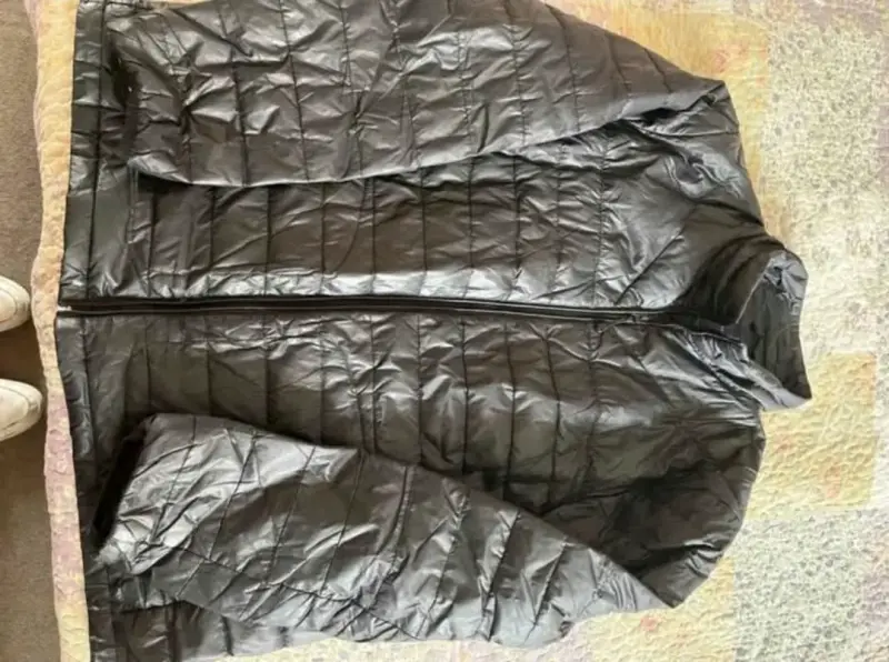 Chaqueta acolchada negra para hombre