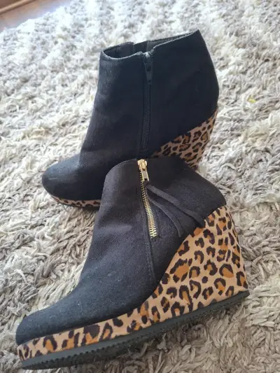 Botines negros con plataforma animal print - miniatura 2