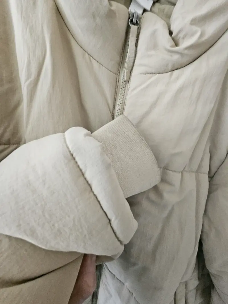Chaqueta acolchada beige para mujer - 2