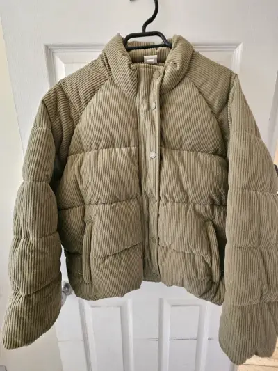 Chaqueta acolchada verde para mujer - miniatura 1