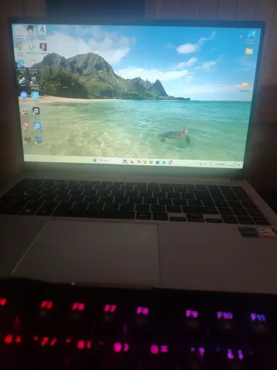 Laptop Samsung Intel Core i7 13th Gen 16GB RAM - miniatura 1