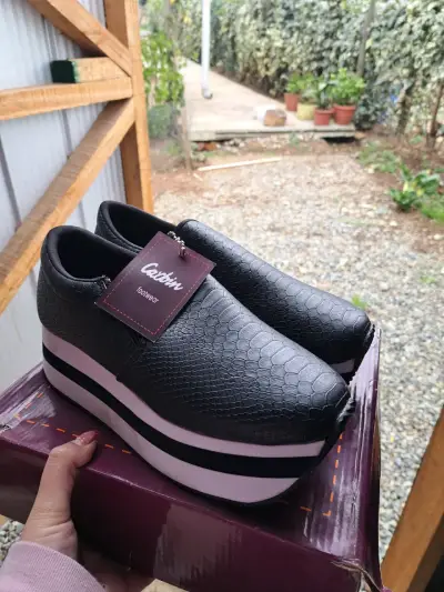 Zapatillas Plataforma Negras Texturizadas - miniatura 2