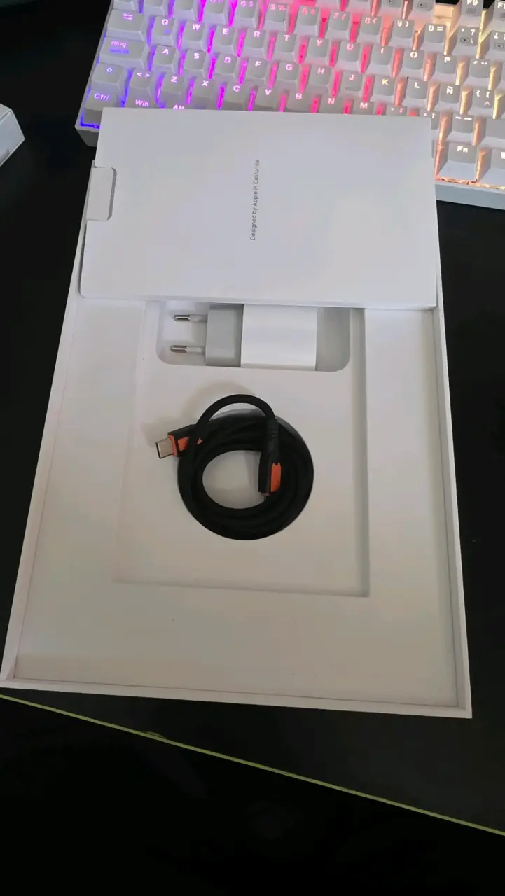 iPad octaba gen  con Apple Pencil  en caja - 3
