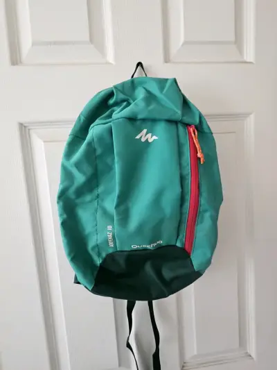 Mochila Quechua Arpenaz 10L verde - miniatura 1