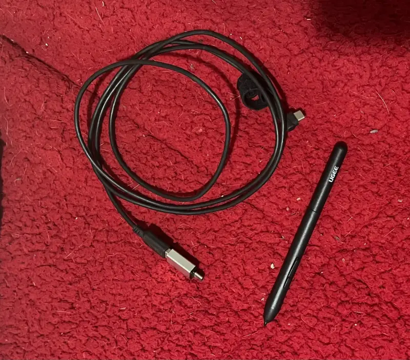 Tableta gráfica Ugee con lápiz y cable - 2