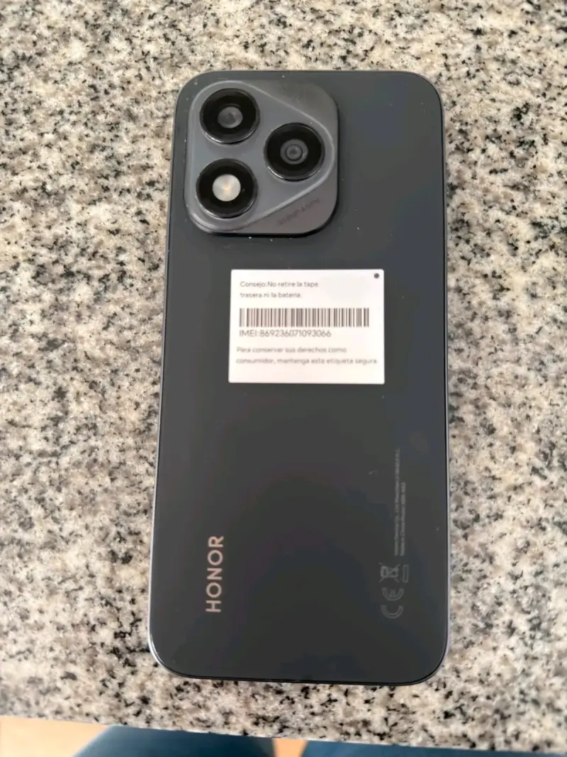 Smartphone Honor con triple cámara trasera - 1