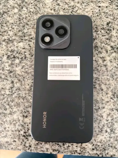 Smartphone Honor con triple cámara trasera - miniatura 1